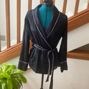 Victoria’s Secret short black satin robe size Small